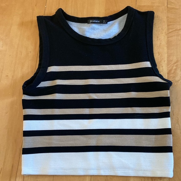 CROP TOP - Picture 1 of 1